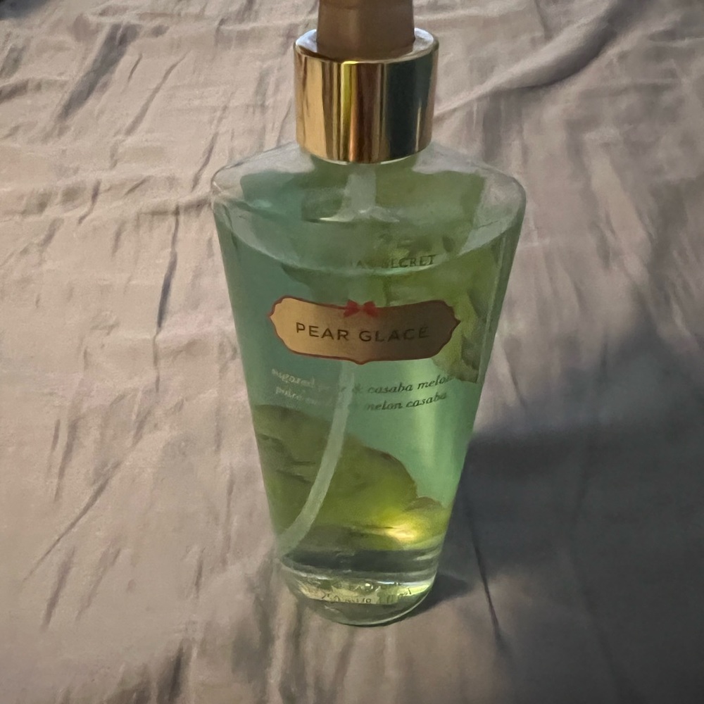 Victoria’s Secret Pear Glacé Body Mist